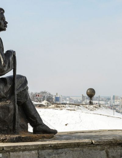 Maxime Gorki et Jules Verne réunis sur les hauteurs de Nijni-Novgorod