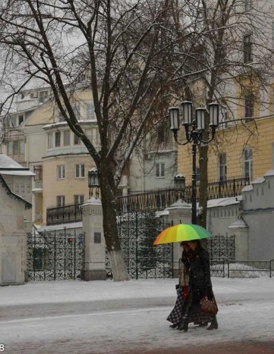 Dans la rue principale piétonnière qui relie le square Gorki au Kremlin